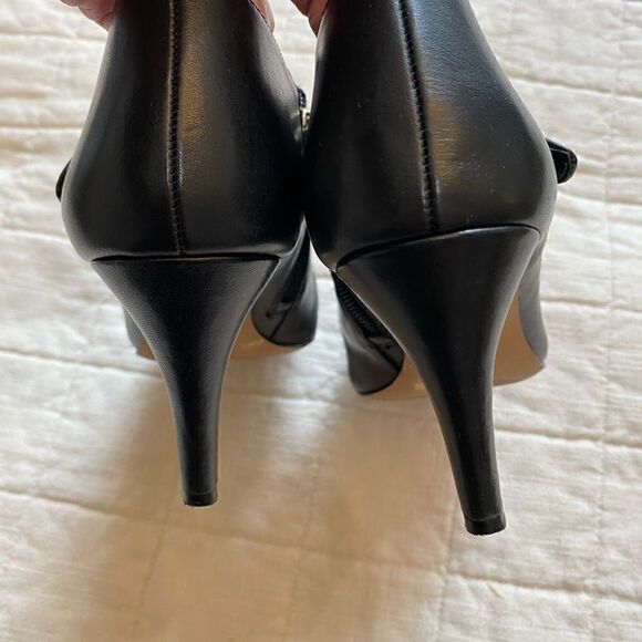 Vince Camuto Vonilesa Black Leather Bootie Women Size 6.5 - Picture 4 of 9